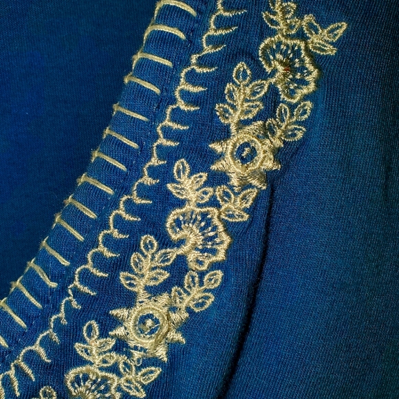 Pout - Picture 2 of 4